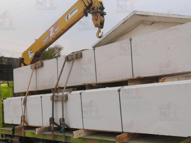 Pengiriman material Citicon ke lokasi proyek di Banjarmasin